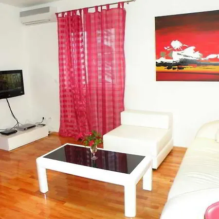 Rosa Apartment *