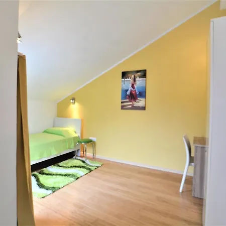 Rosa Apartment